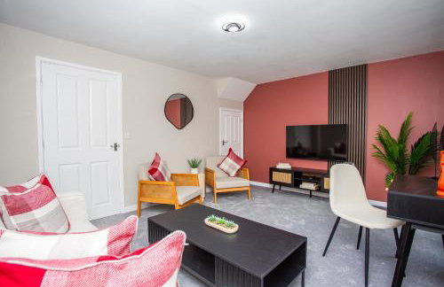 Vacant Nest Cleveland Close Central Parking - Photo 1