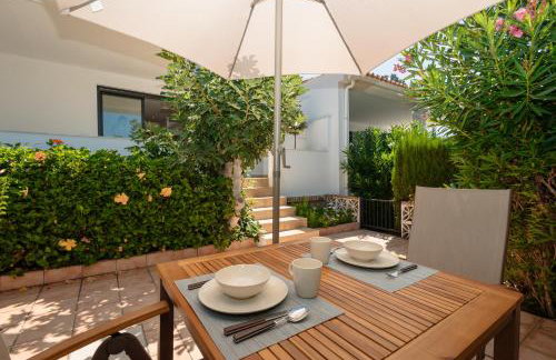 Holiday home with large sunny terrace, Costabella - Foto 34