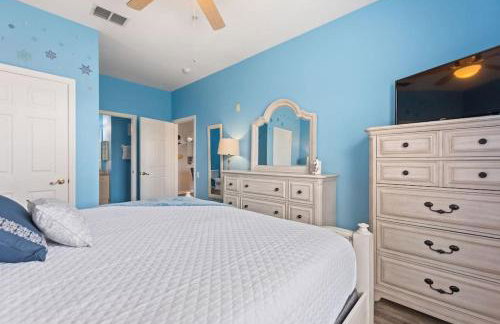 Resort Living Cozy Private Stay in Prime Location - Photo 17