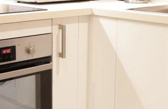 Modern 1 Bedroom Apartment Free Parking WiFi Near City Centre - Photo 11