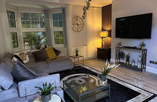 1 Bed Flat - Sleeps 2 - Jacuzzi - Parking - Wifi - Foto 1