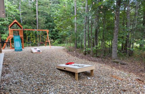 Crimson Creek Cabin - Hot Tub, Playset, Family-Friendly - Foto 36