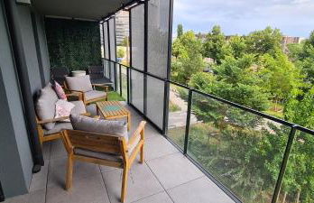 Vue Parlement Européen - Grande terrasse au calme - Tram à 2 min - Parking - Foto 3