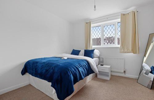 Luxurious 2-Bedroom Haven in Vibrant Robinhood: Ideal for Business or Leisure Stay - Photo 5