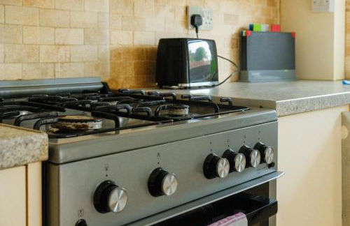 Register House Family or Contractor 4bed with Garden Driveway - Foto 26