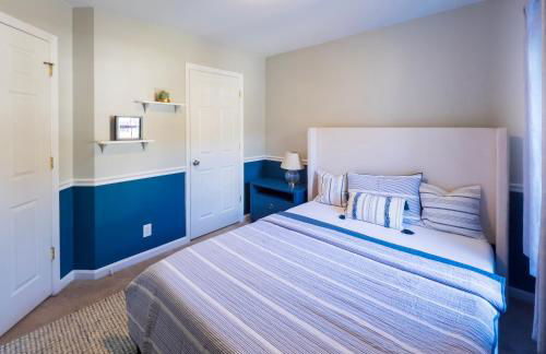 Entire home in RTP near Duke with fenced backyard - Foto 14