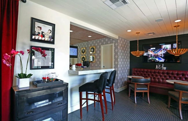 Chic 2BR Near Triangle With King Beds Fast Wifi - Foto 27