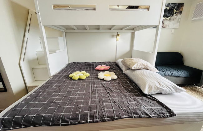 Bright Studio Sleeps 3 With Parking and City View - Foto 1