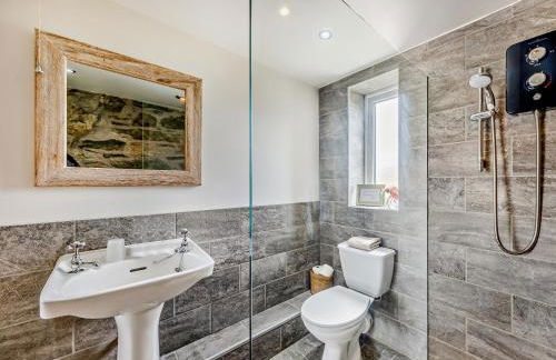 4 Bed in Llanfechell 90258 - Photo 17