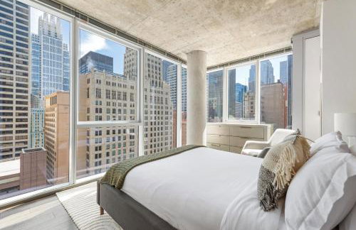 Linea Luxury Living with Indoor Pool and Rooftop Views in The Loop - Photo 43