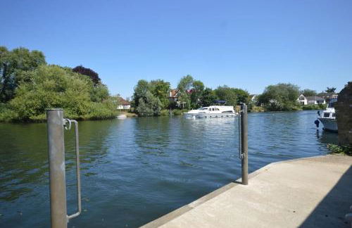 RIVER RETREAT- near Holloway U, Thorpe Park and Heathrow airport - Foto 51
