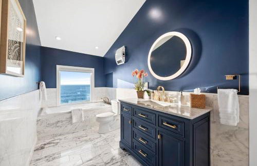 Distinguished Oceanfront Point Estate with Iconic Beach Mountain Vistas - Foto 51