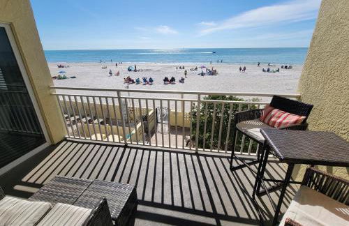 Beachfront Heated PoolSpa King Bed Sleeps Ten 104 - Photo 10