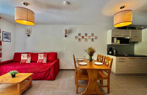 Appartement Vars sur les pistes de ski avec piscine - Foto 1