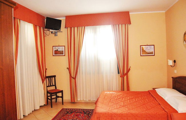 Greta Rooms Hotel - Photo 15