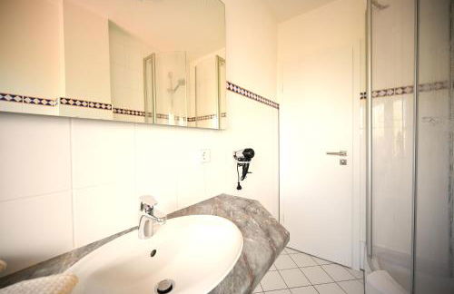 Baltrumer Teestube - Foto 21