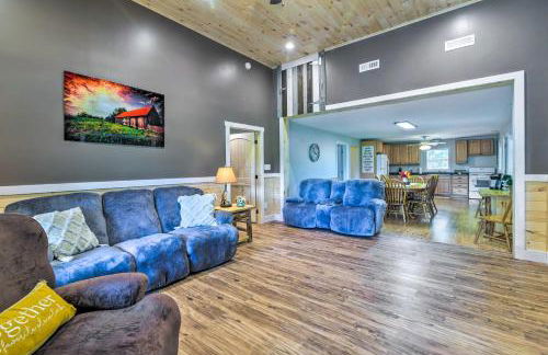 Secluded Brownsville Cabin with Deck and Fire Pit - Foto 6