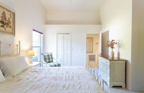 SERENE & ATTRACTIVE 3BR HEATED POOL/SPA HOME - Photo 19