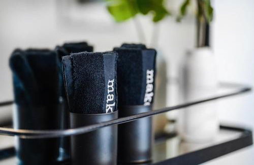 The Swiss Hill Farmhouse - 5 Bedrooms w Hot Tub - Foto 25