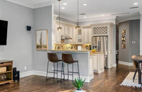 Luxury 4BR Dallas Home with Game Room and Fire Pit - Foto 14