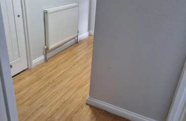 Beautiful Ground floor flat in the Heart of Rochester with balcony mobility friendly - Photo 21