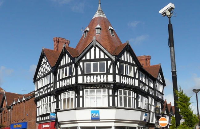 The Lower Gathering - Wrexham Town Centre - Sleeps Up To 10 - Photo 23