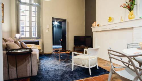 room five - parking, balnéothérapie, place nationale, un havre de paix - Foto 4