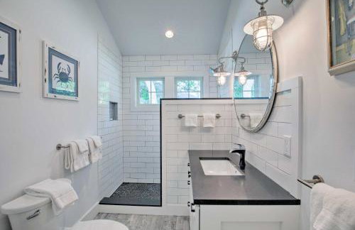 Distinctive Hamptons Home with Pool Near Bay, Ocean - Foto 19