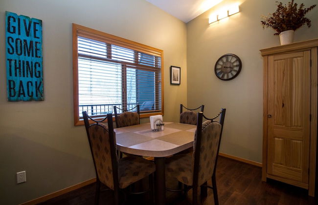 Give Something Back Retreat by Revelstoke Vacations - Photo 9