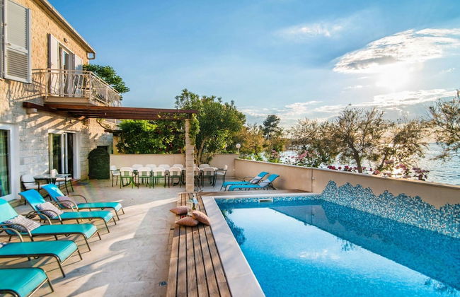 Magnificent Villa in Supetar With Swimming Pool - Foto 17