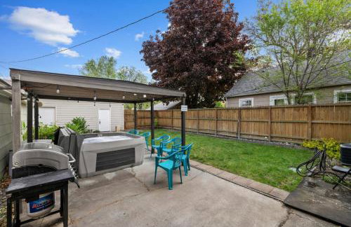 Bo360 Cheerful Home with private HOT TUB - Foto 29