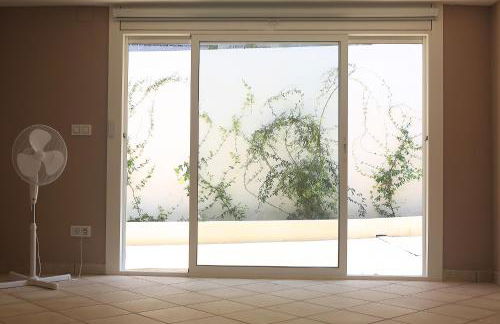 Newly furnished cozy house next to the beach - Foto 29