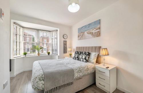 Large One Bedroom Apartments Southsea Sleeps 3 - Free Parking - Foto 28