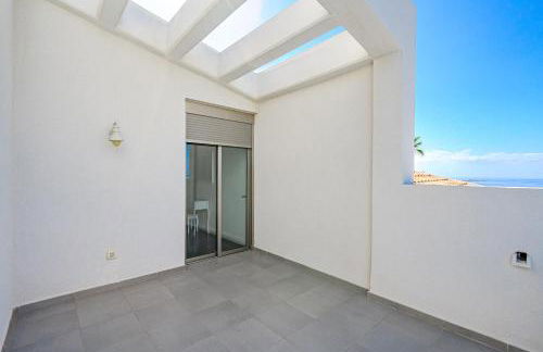 Villa Elisabetta, Luxury Villa with Heated Pool Ocean View in Adeje, Tenerife - Foto 35