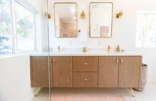 The Pink Paloma - A Barbie Inspired Villa in Palm Springs - Photo 31