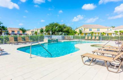 Upstay-Luxury 3BR Home w Private Pool & Games Room - Foto 40