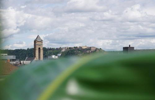 Spacious Penthouse with AC and Free Parking Steps Away From the Central Station - Foto 55