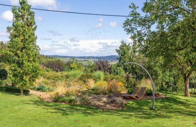 Waxweiler Hillside Sanctuary - Photo 31