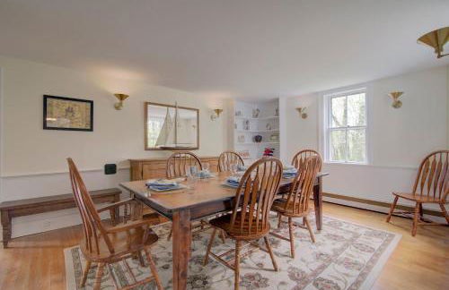 Short drive to town and popular beaches - Photo 6