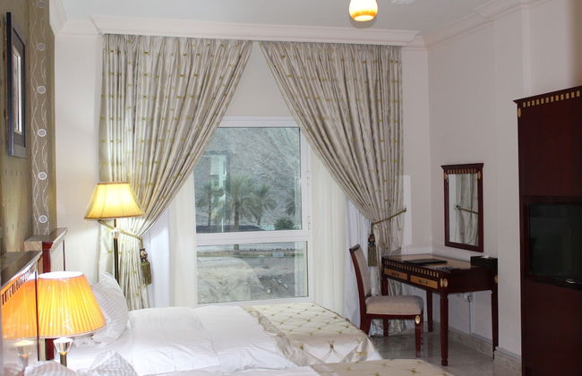 Pioneer Hotel Apartments - Photo 4