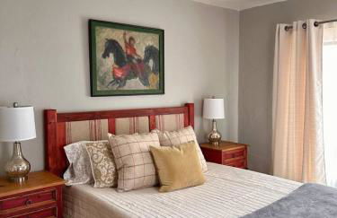 2 bedroom, large fenced yard, 3 mins from farmers market - Foto 14