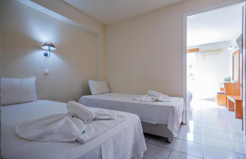 Vivian Hotel - Photo 60