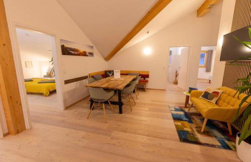 Gaul Lodge - für bis zu 8 Gäste, inkl Königscard, 4 Schlafzimmer, 2 Bäder, große Küche, gratis Parken & WLAN, Self Check-in - Foto 1