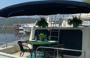 The Lily Pad Boatel Houseboat - Foto 19