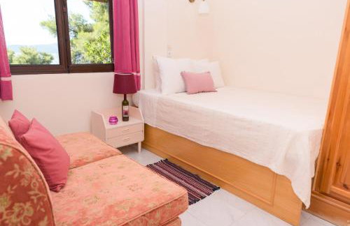 ILIOCHARI sea view apartments Oropos - Kalamos - Foto 17