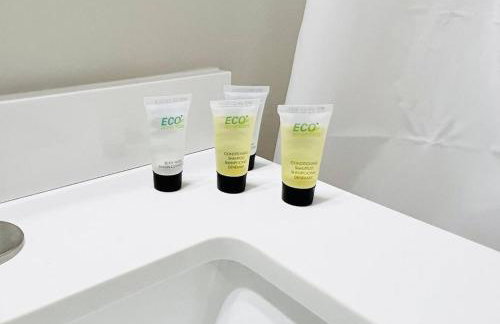 Contemporary Upscale 3BDR Home at Popular H Street Corridor Parking Included Free Cancellation - Foto 13