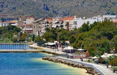 Villa Elli 1 Beach front with garden - Photo 2