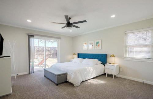 Perfect Getaway Home w Pool Jacuzzi Cinema Room - Foto 17