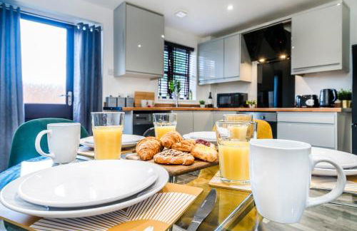 Free parking, Private Garden and Netflix, Charming Elegant 2 bedroom House Nottingham - Photo 50