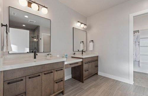 Mountain House PC, Snowy Lake Views Private Hot Tub, New Build, Jordanelle Lake! - Foto 13